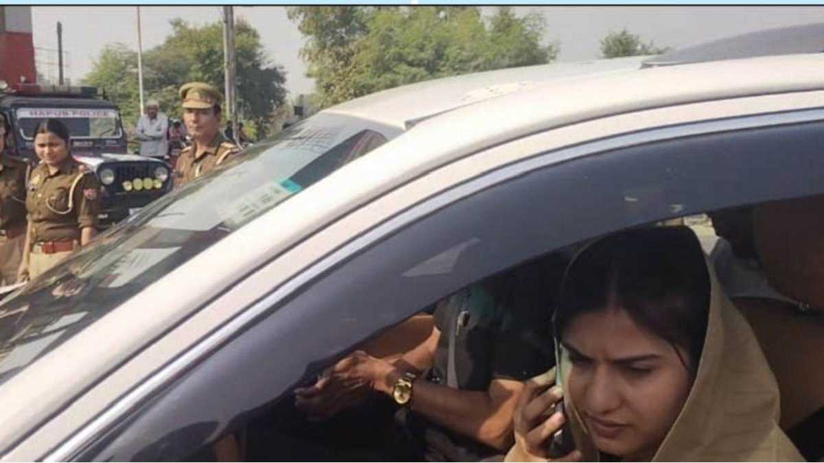 संभल जाने से सपा सांसद इकरा चौधरी को पुलिस ने रोका, बोलीं सदन में उठाएंगी बात